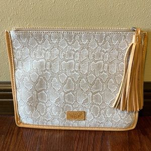 Like new consuela  everything goes pouch, used only a few times